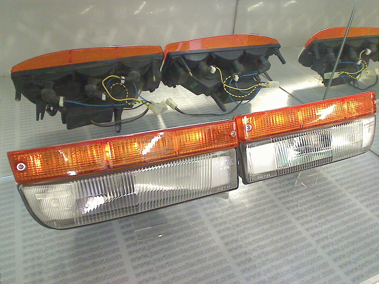 PAIR OF HEADLIGHTS